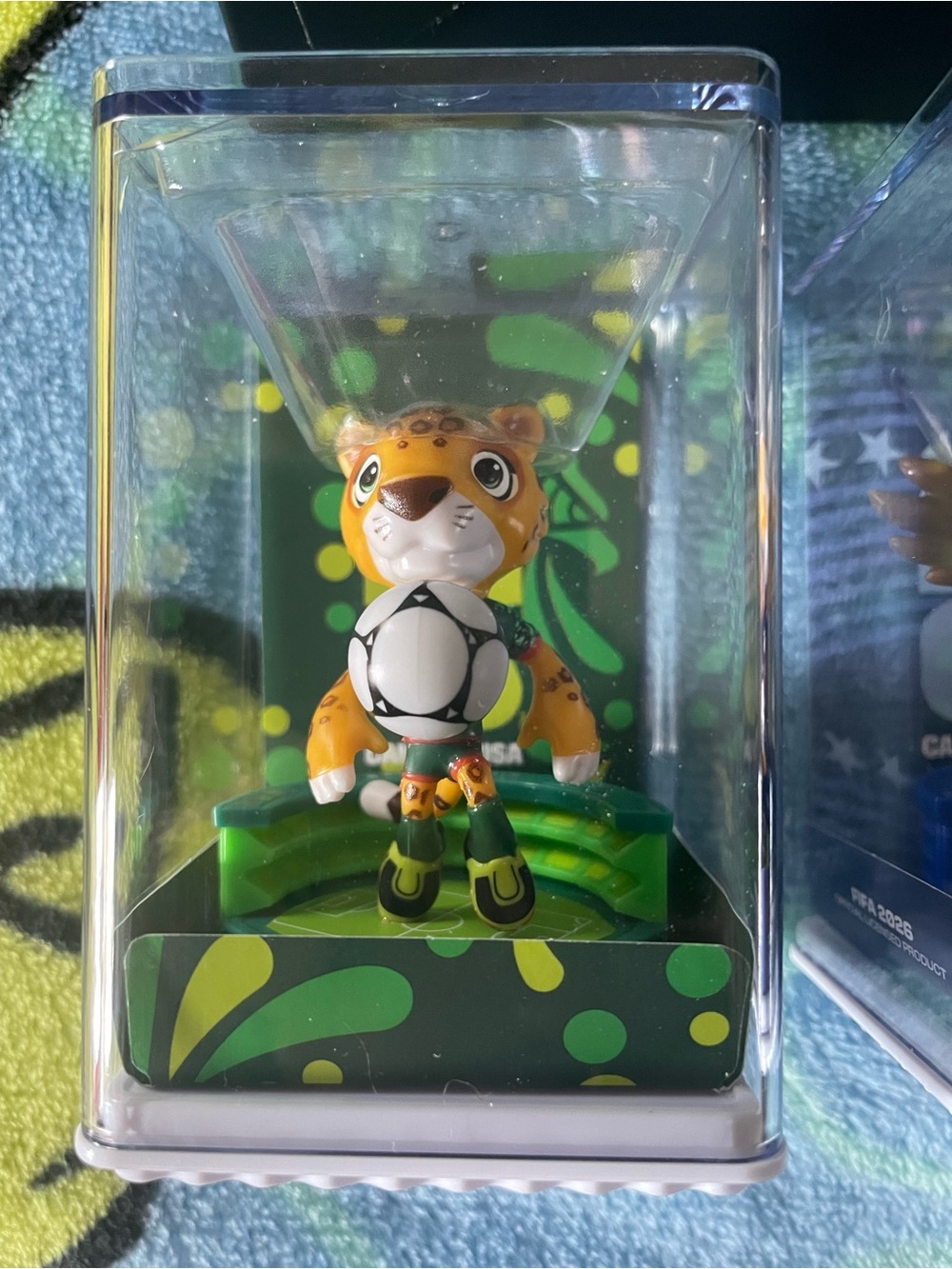 FIFA 2026 Official Mascot Figurine Set - Green/Blue/Red Accents - Picture 2 of 14